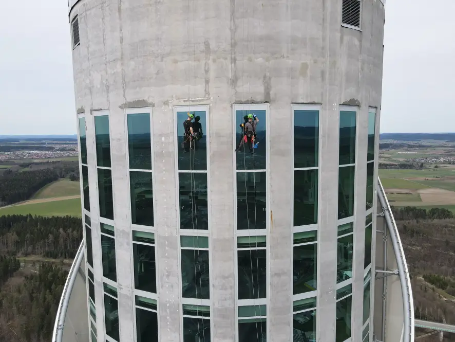 Fensterreinigung in 232m Höhe